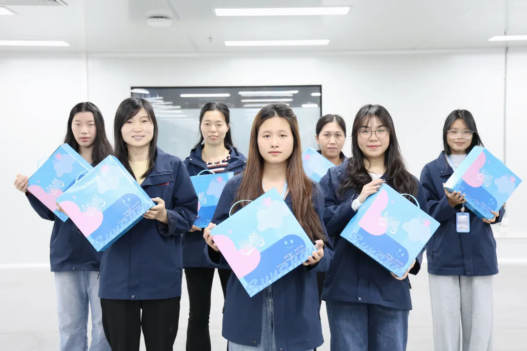 女神节：黄石“乒”出欢乐，，，，，，，，昭通“河妆你甜美！